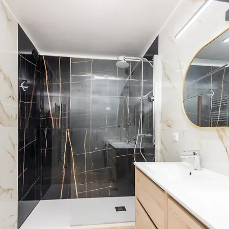 Menton, 3 Pieces, Clim Garage, Piscine Apartamento