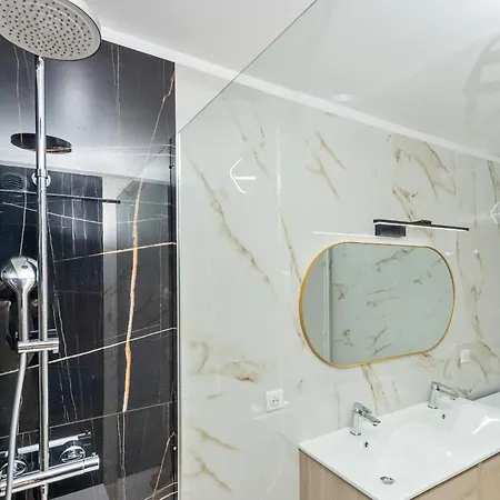 Apartamento Menton, 3 Pieces, Clim Garage, Piscine